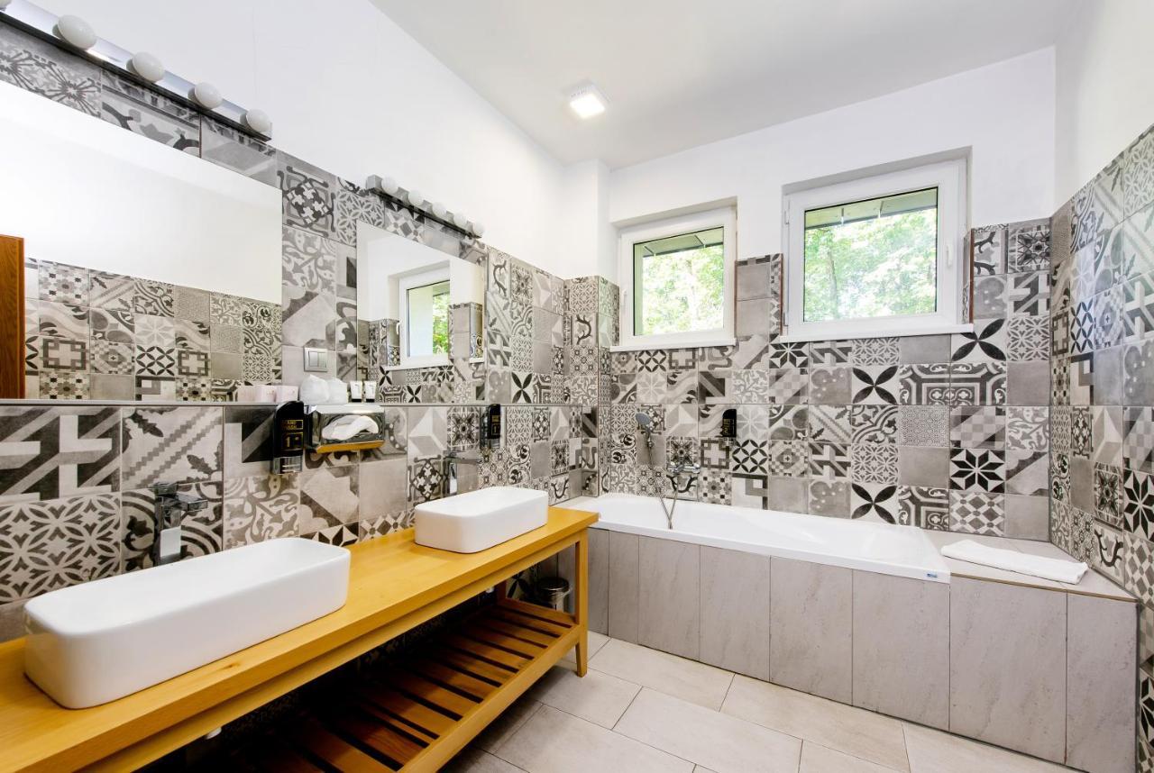 Hotel Veverica Тренчин Экстерьер фото