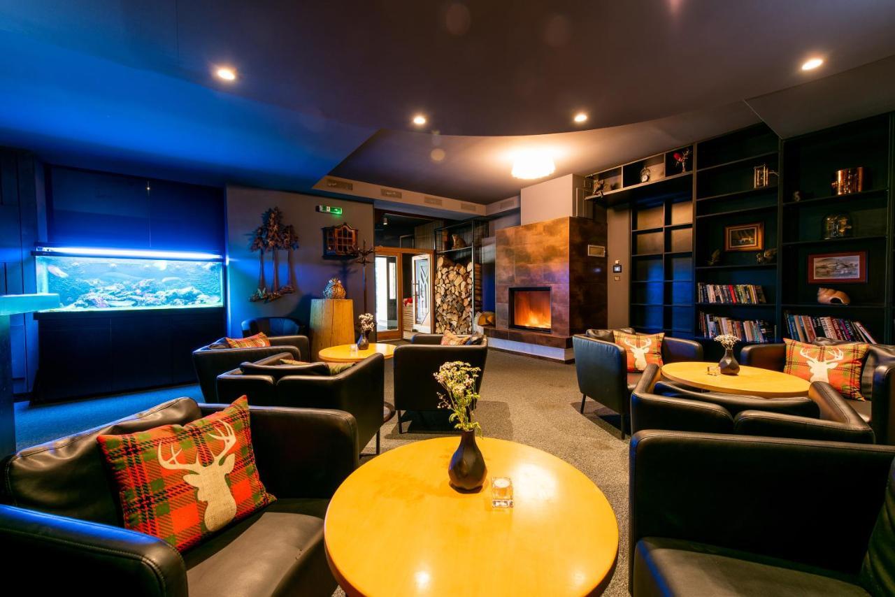 Hotel Veverica Тренчин Экстерьер фото